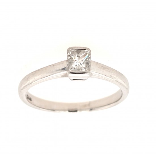 Pre Owned Platinum Diamond Solitaire Ring ZX642